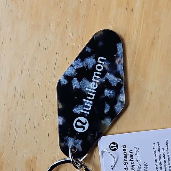 LULULEMON KEYRING - Picture 3 of 10